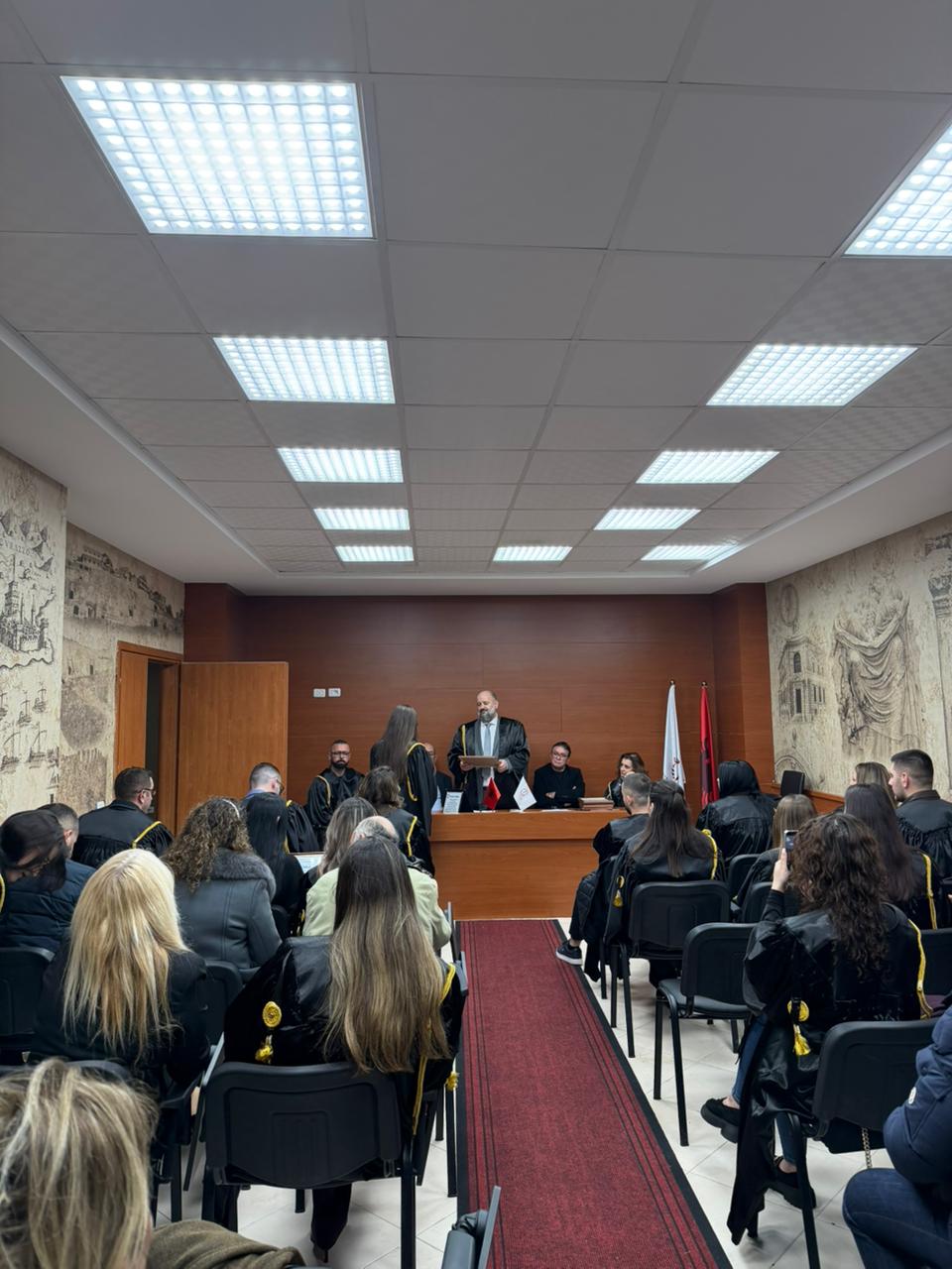 Lorval Petani dhe Avokatet e Rinj